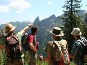 Bevor er seinen Vortrag hielt, besuchte Ulrich Wotschikowsky mit einigen Begleitern den westlichen Bereich des angedachten Gebietes Nationalpark Ammergebirge. (Foto: Hans Hack)